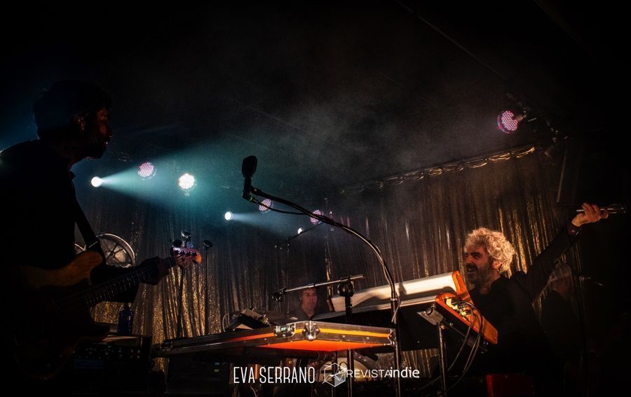 leon benvente cr 04 pop rock indie concierto