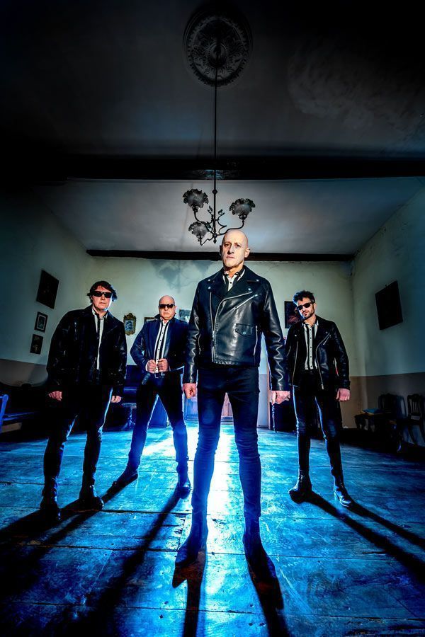 027 ILEGALES PROMO © Javier Rosa revistaindie